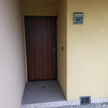 Garden Blue - Free Parking