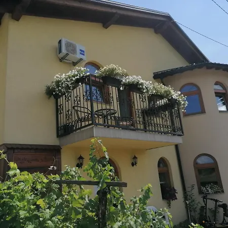 Garden Blue - Free Parking